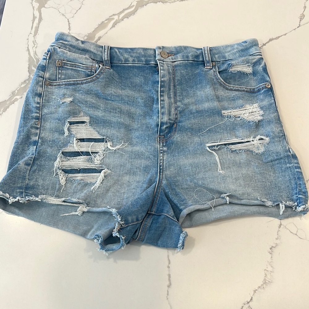 American Eagle shorts!